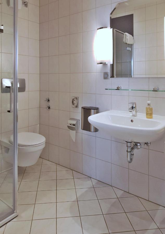 Hotel-Garni 'Zum Weinkrug' ゾンマーハウゼン エクステリア 写真